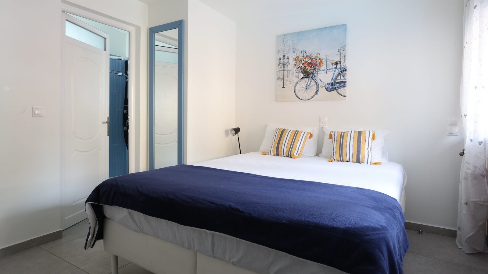 Second ensuite bedroom